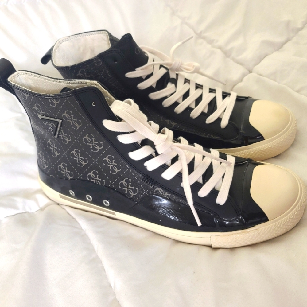 GUESS HIGH-TOP LOGO SNEAKERS